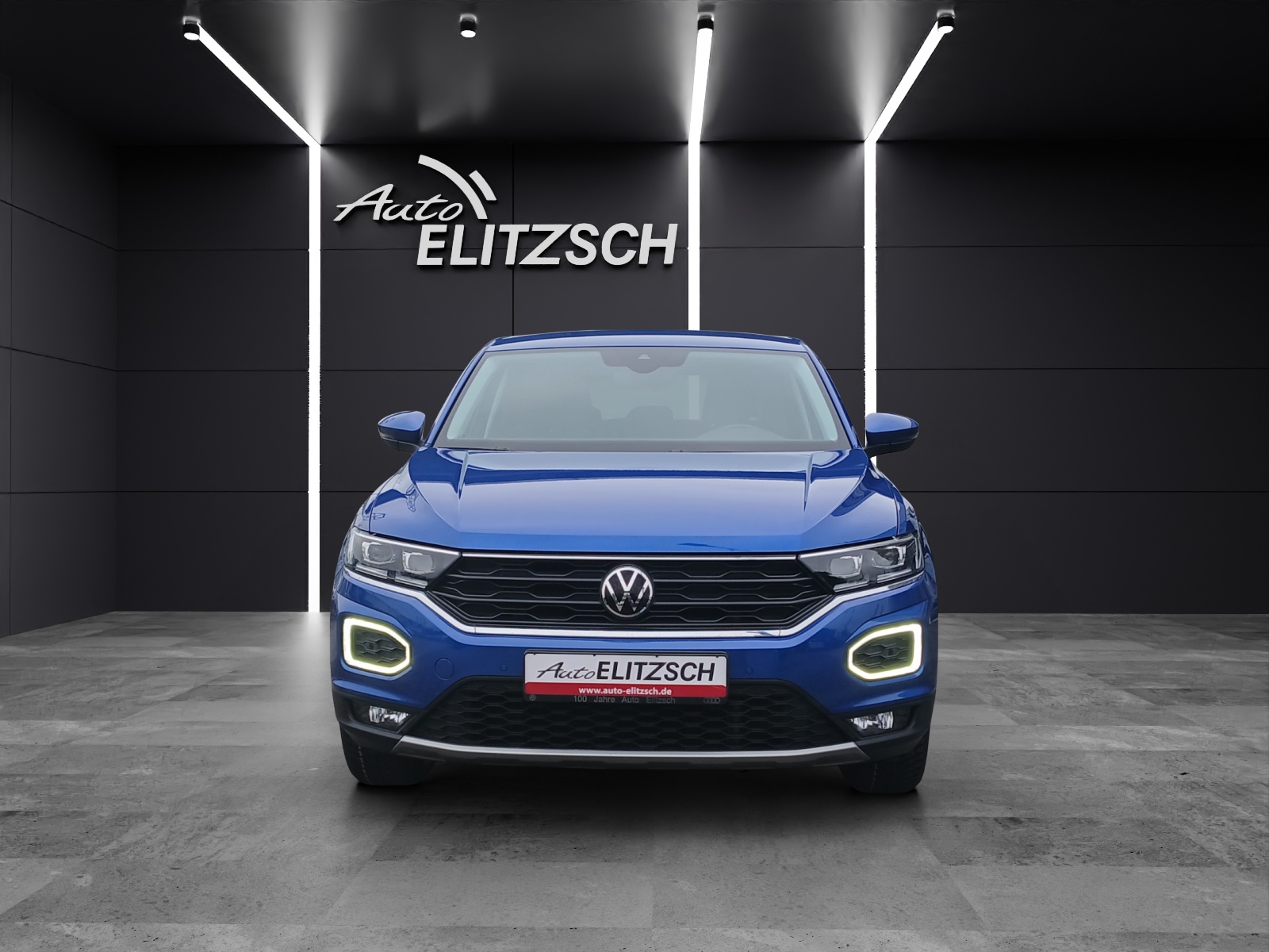 Fahrzeugabbildung Volkswagen T-Roc TSI Style LED AHK Navi ACC RFK SHZ