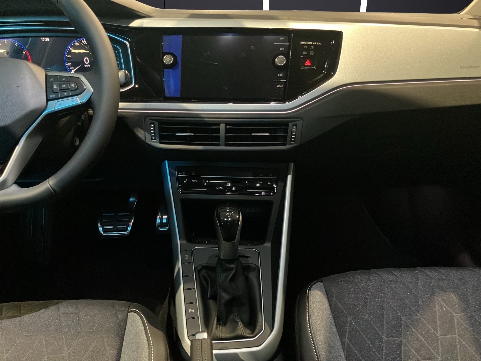 Fahrzeugabbildung Volkswagen Taigo Energy TSI DSG LED ACC SH RearView AppConnect Ambiente