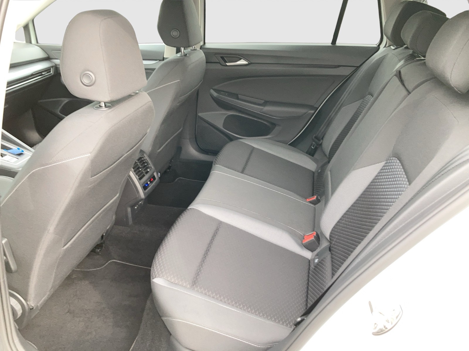 Fahrzeugabbildung Volkswagen Golf VIII Variant TDI Active DSG LED Navi ACC PDC