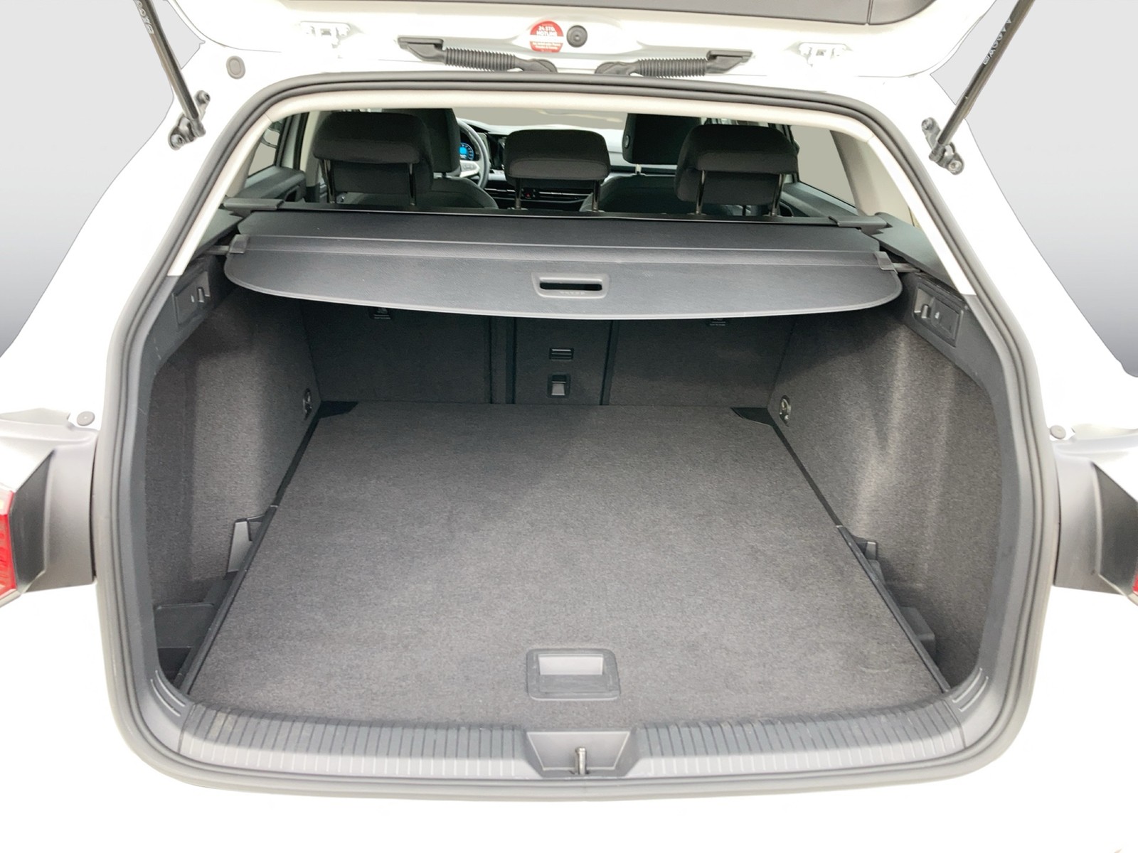 Fahrzeugabbildung Volkswagen Golf VIII Variant TDI Active DSG LED Navi ACC PDC