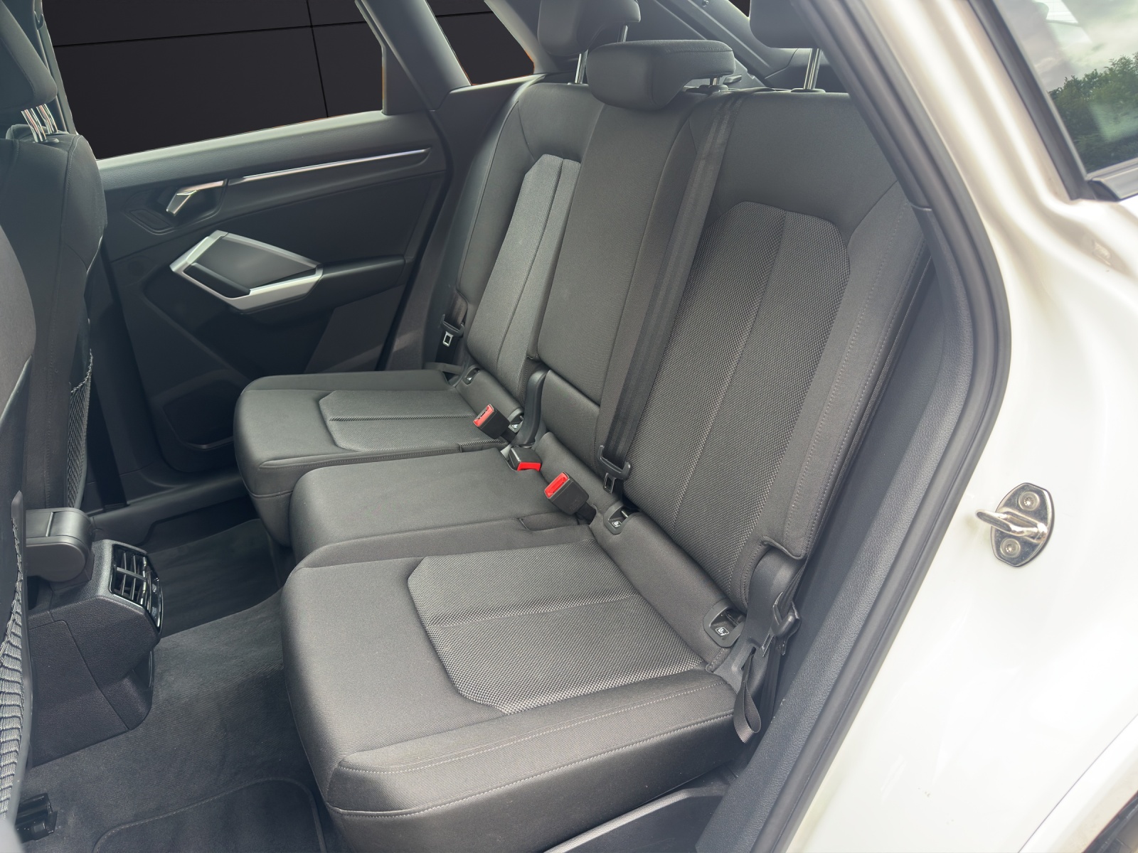 Fahrzeugabbildung Audi Q3 35 TDI advanced S tronic Matrix LED Navi Optik Paket schwarz