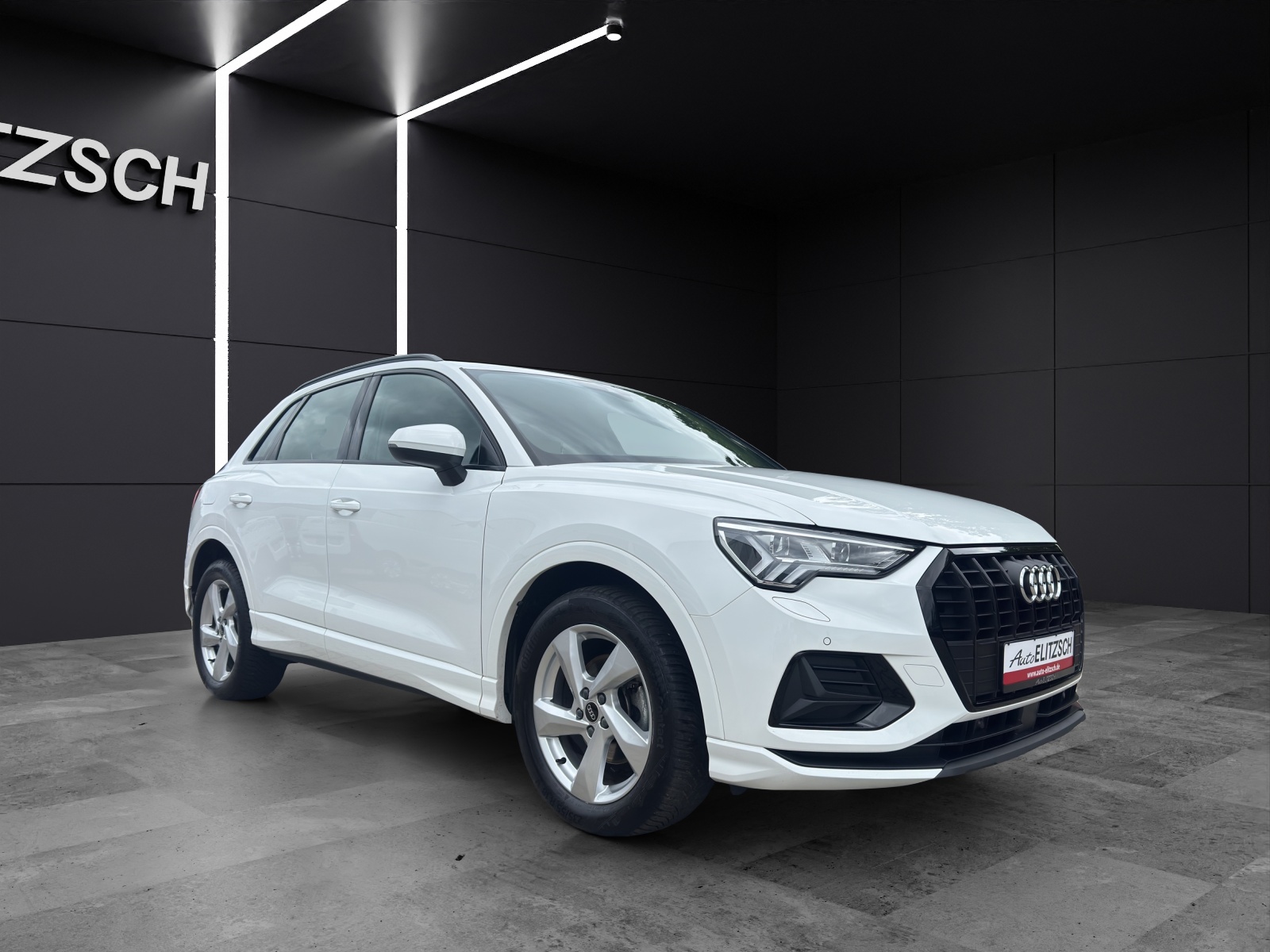 Fahrzeugabbildung Audi Q3 35 TDI advanced S tronic Matrix LED Navi Optik Paket schwarz