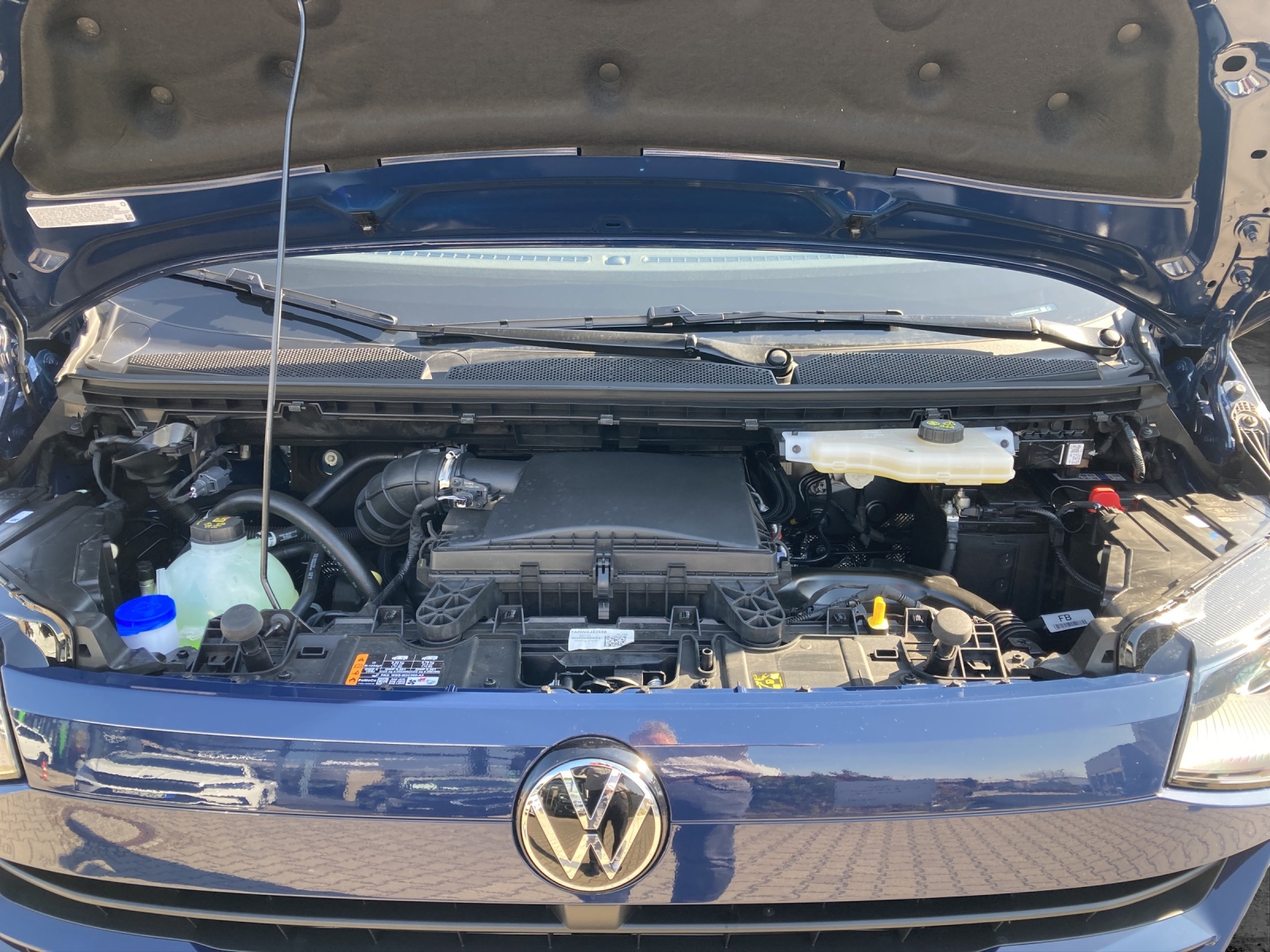 Fahrzeugabbildung Volkswagen Transporter Kasten TDI LR 81 kW 6-Gang 3500mm AHL LAneAssist