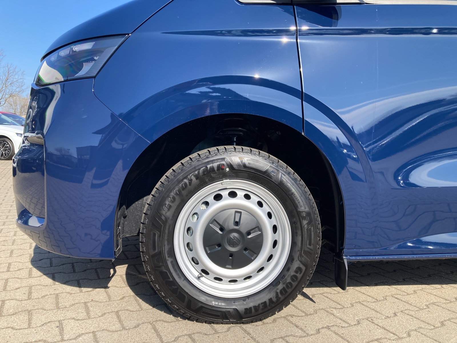 Fahrzeugabbildung Volkswagen Transporter Kasten TDI LR 81 kW 6-Gang 3500mm AHL LAneAssist