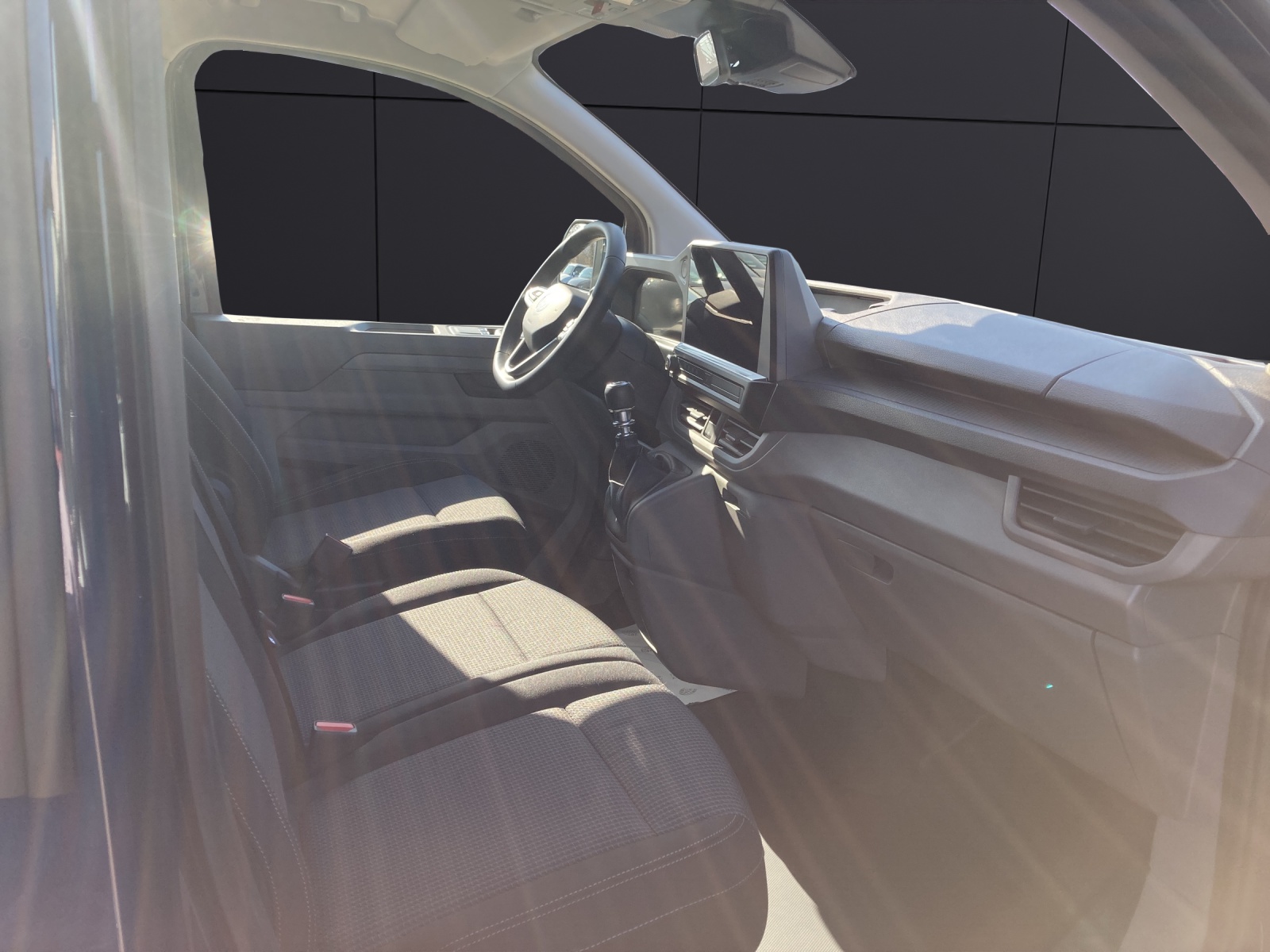 Fahrzeugabbildung Volkswagen Transporter Kasten TDI LR 81 kW 6-Gang 3500mm AHL LAneAssist