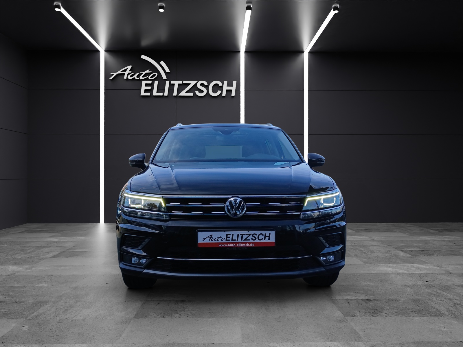 Fahrzeugabbildung Volkswagen Tiguan TDI Highline DSG 4M STH LED AHK Navi Pano AID ACC RFK SH