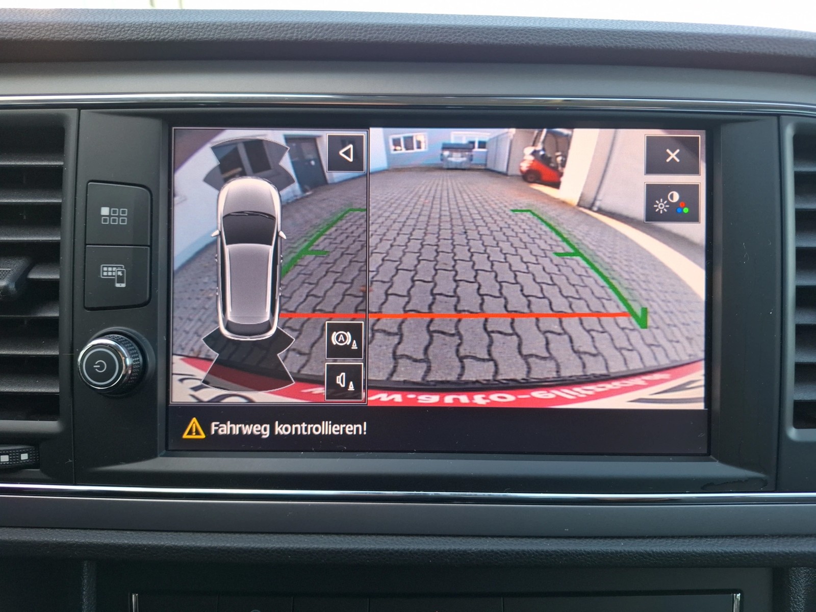 Fahrzeugabbildung SEAT Leon ST TDI Style DSG Navi ACC RFK beats SHZ