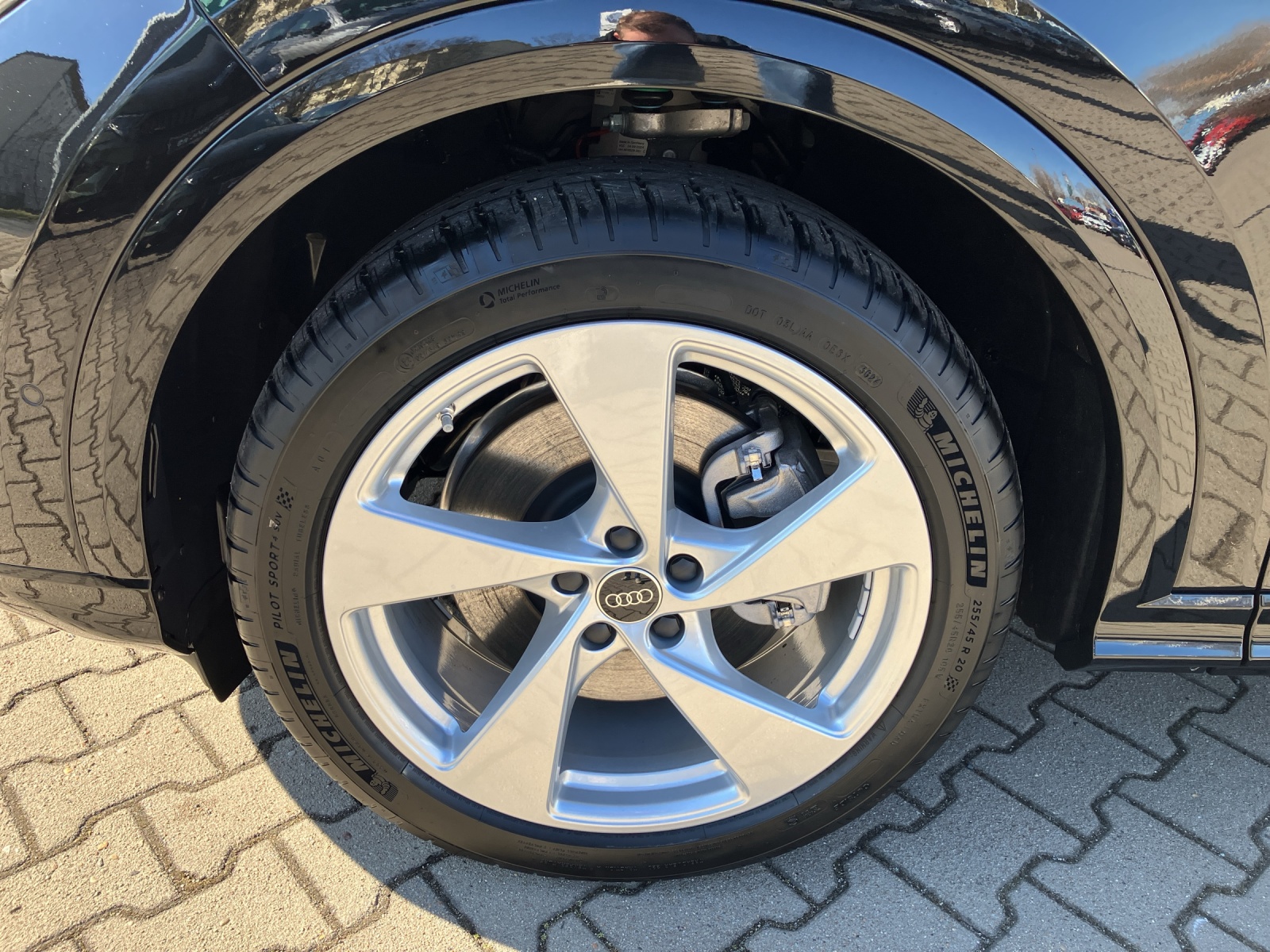 Fahrzeugabbildung Audi Q5 TDI quattro S tronic, S line, Matrix LED, Navi, Luftfederfahrw.