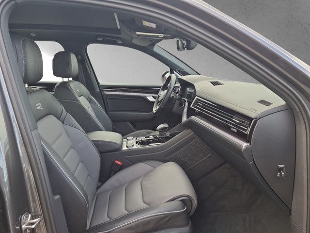 Fahrzeugabbildung Volkswagen Touareg TDI R-Line 4M Standhzg LED AHK Navi AID Pano HUD Luft Leder SHZ 19