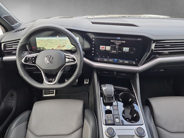 Fahrzeugabbildung Volkswagen Touareg TDI R-Line 4M Standhzg LED AHK Navi AID Pano HUD Luft Leder SHZ 19