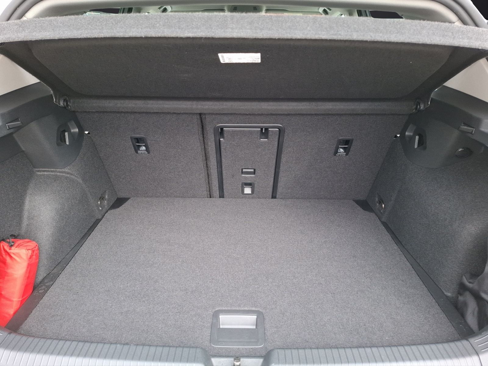 Fahrzeugabbildung Volkswagen Golf VIII TSI Life LED CarPlay AID ACC Park-Assist SH