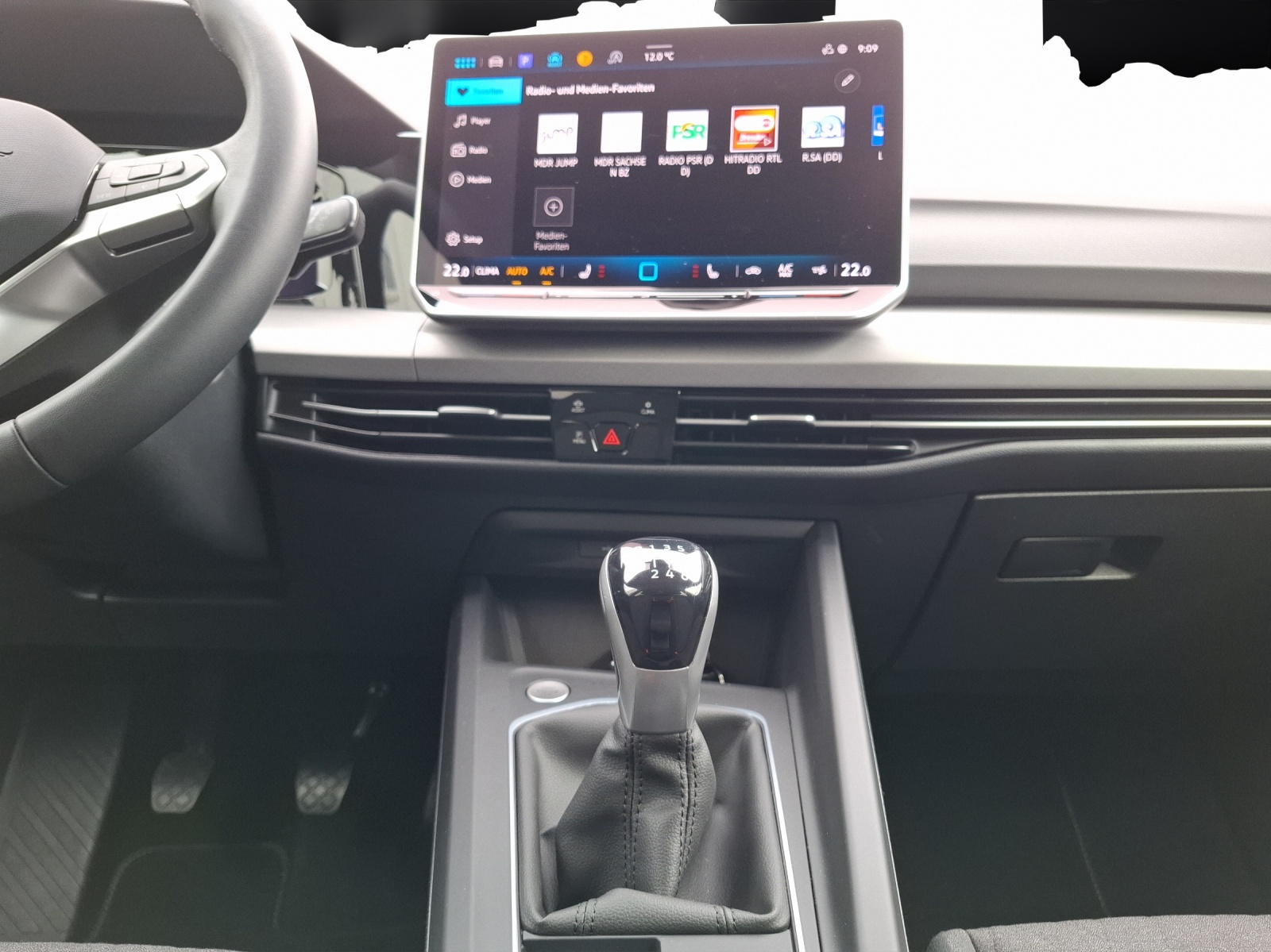 Fahrzeugabbildung Volkswagen Golf VIII TSI Life LED CarPlay AID ACC Park-Assist SH