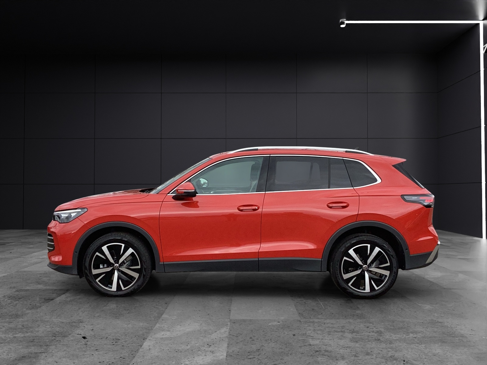 Fahrzeugabbildung Volkswagen Tiguan Elegance TDI DSG 4M IQ.Light ACC STHZ SHZ 360° HuD H&K AppConnect