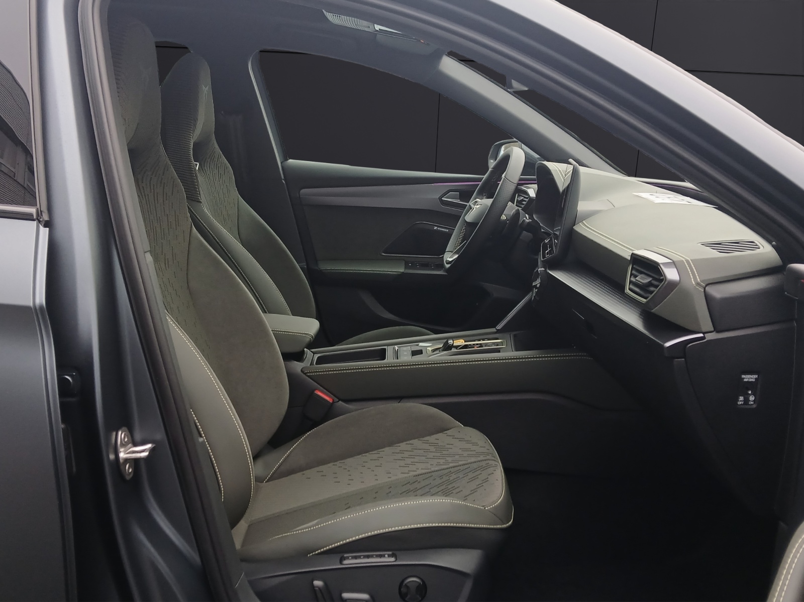 Fahrzeugabbildung CUPRA Leon Sportstourer 2.0 TSI 4Drive VZ MATRIX AHK Pano