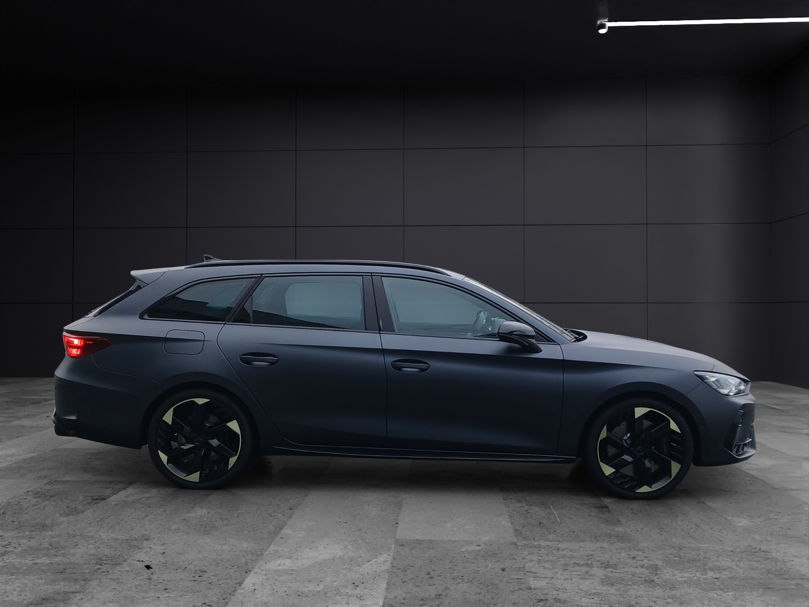 Fahrzeugabbildung CUPRA Leon Sportstourer 2.0 TSI 4Drive VZ MATRIX AHK Pano