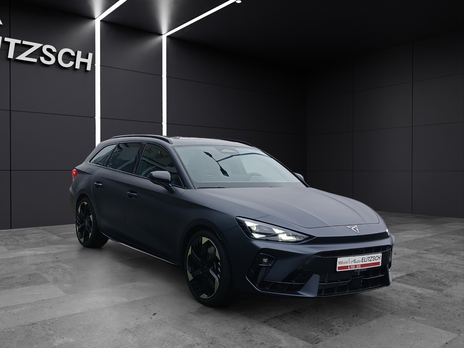 Fahrzeugabbildung CUPRA Leon Sportstourer 2.0 TSI 4Drive VZ MATRIX AHK Pano