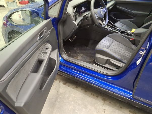 Fahrzeugabbildung Volkswagen Golf VIII Variant TDI R-Line DSG LED Navi AID ACC RFK SH