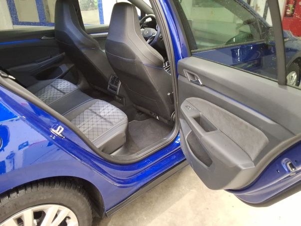 Fahrzeugabbildung Volkswagen Golf VIII Variant TDI R-Line DSG LED Navi AID ACC RFK SH