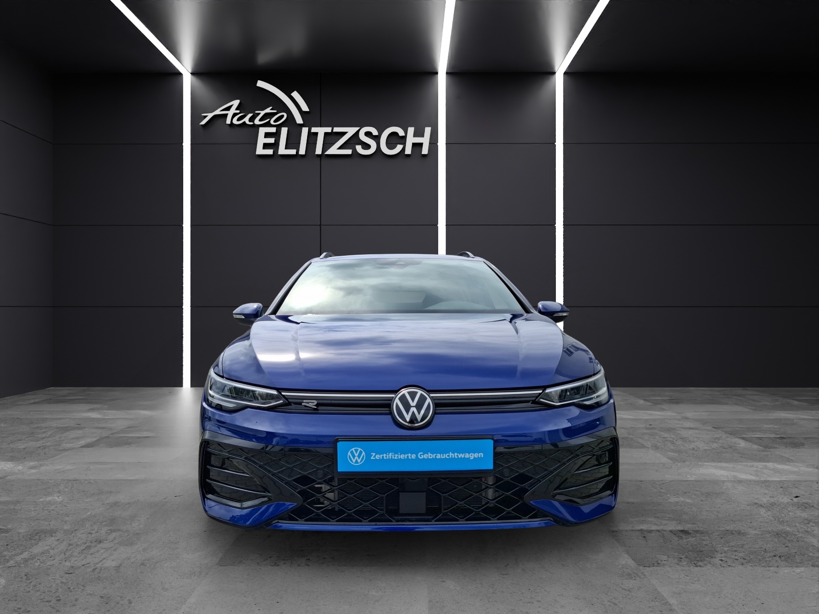 Fahrzeugabbildung Volkswagen Golf VIII Variant TDI R-Line DSG LED Navi AID ACC RFK SH