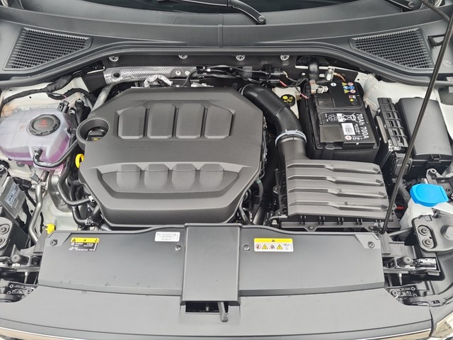 Fahrzeugabbildung Volkswagen T-Roc R-Line DSG 4M Matrix ACC AHK RFK AID 19