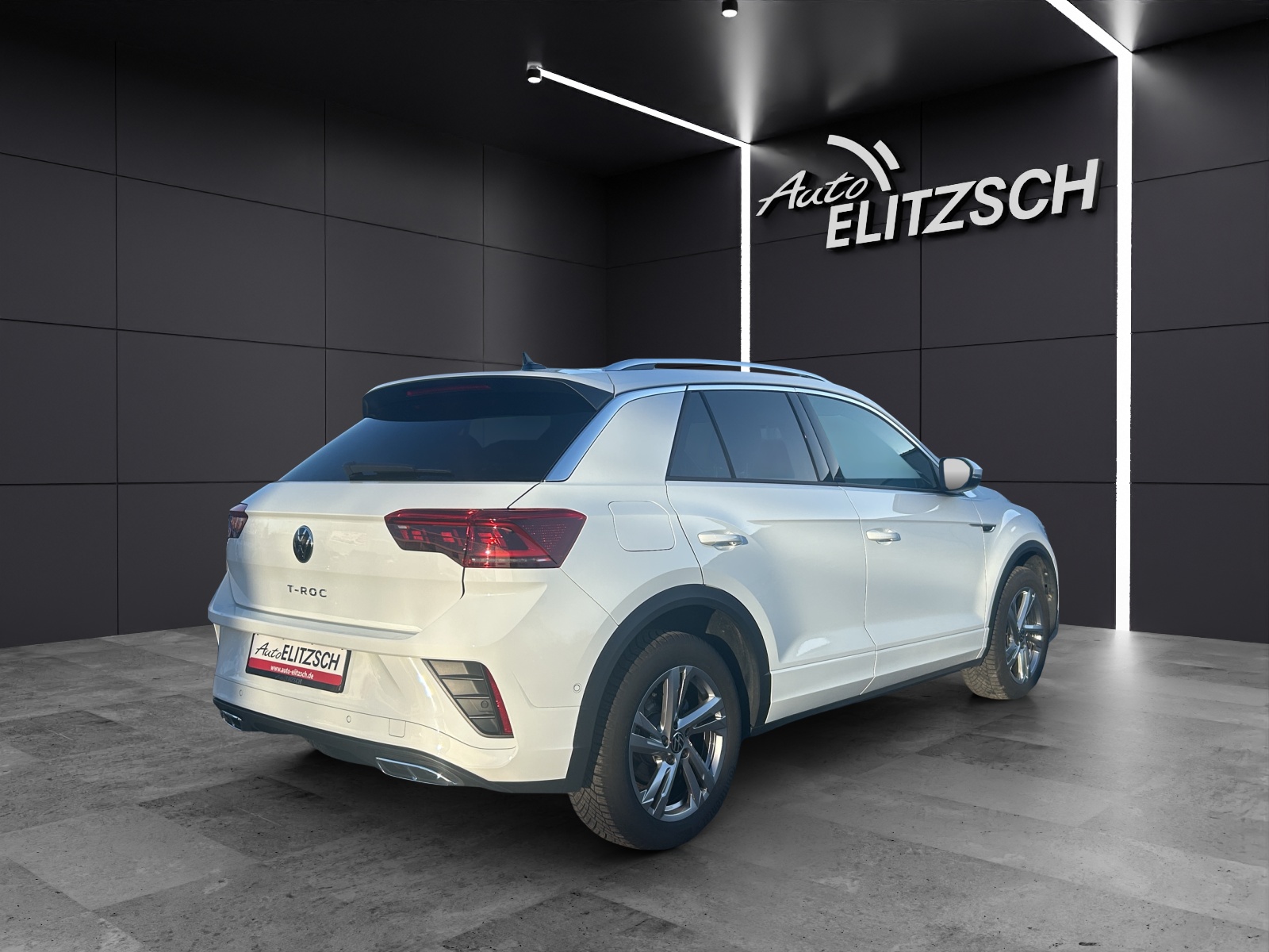 Fahrzeugabbildung Volkswagen T-Roc R-Line TSI IQ.Light ACC SH RearView AppConnect