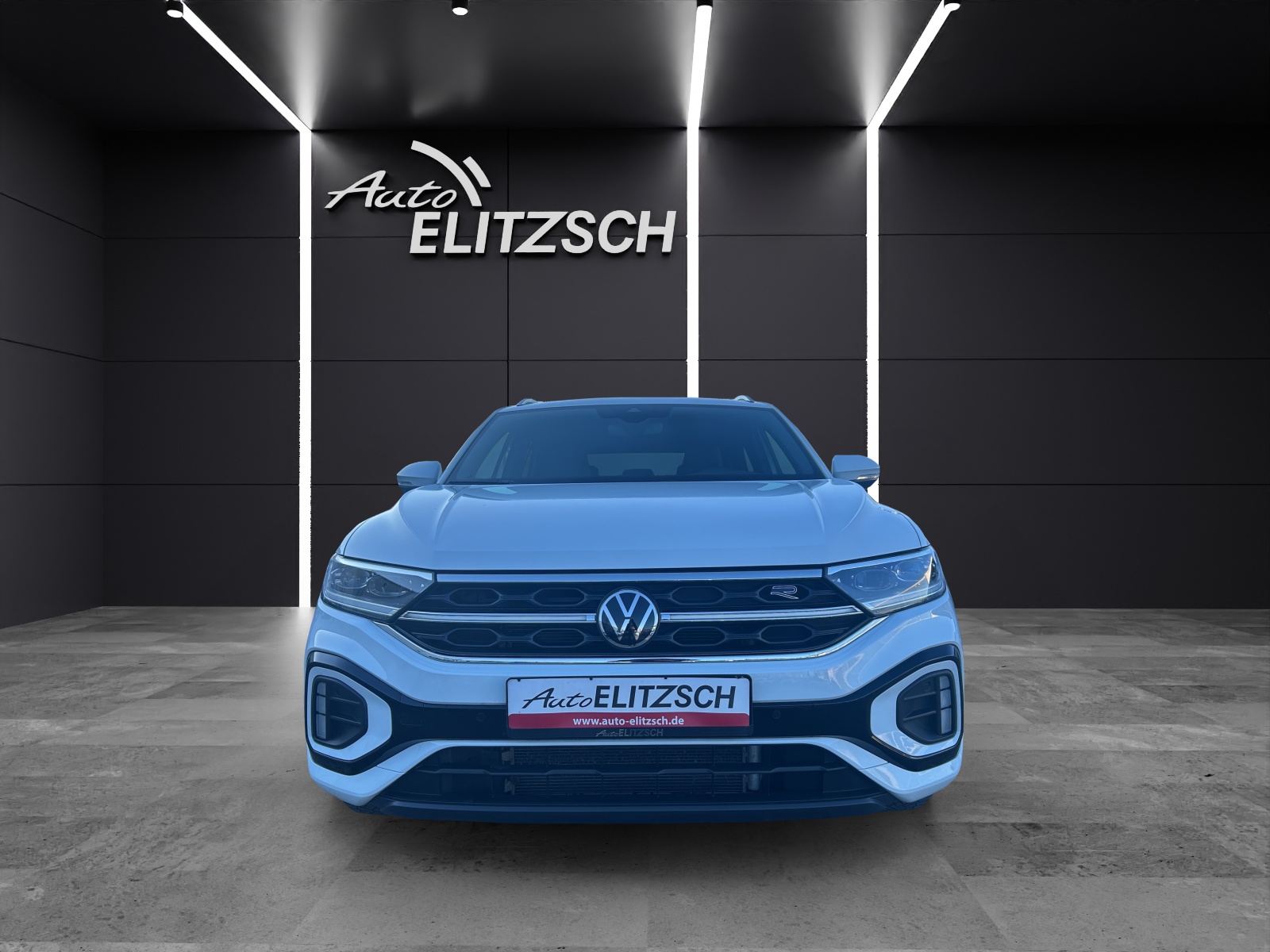 Fahrzeugabbildung Volkswagen T-Roc R-Line TSI IQ.Light ACC SH RearView AppConnect