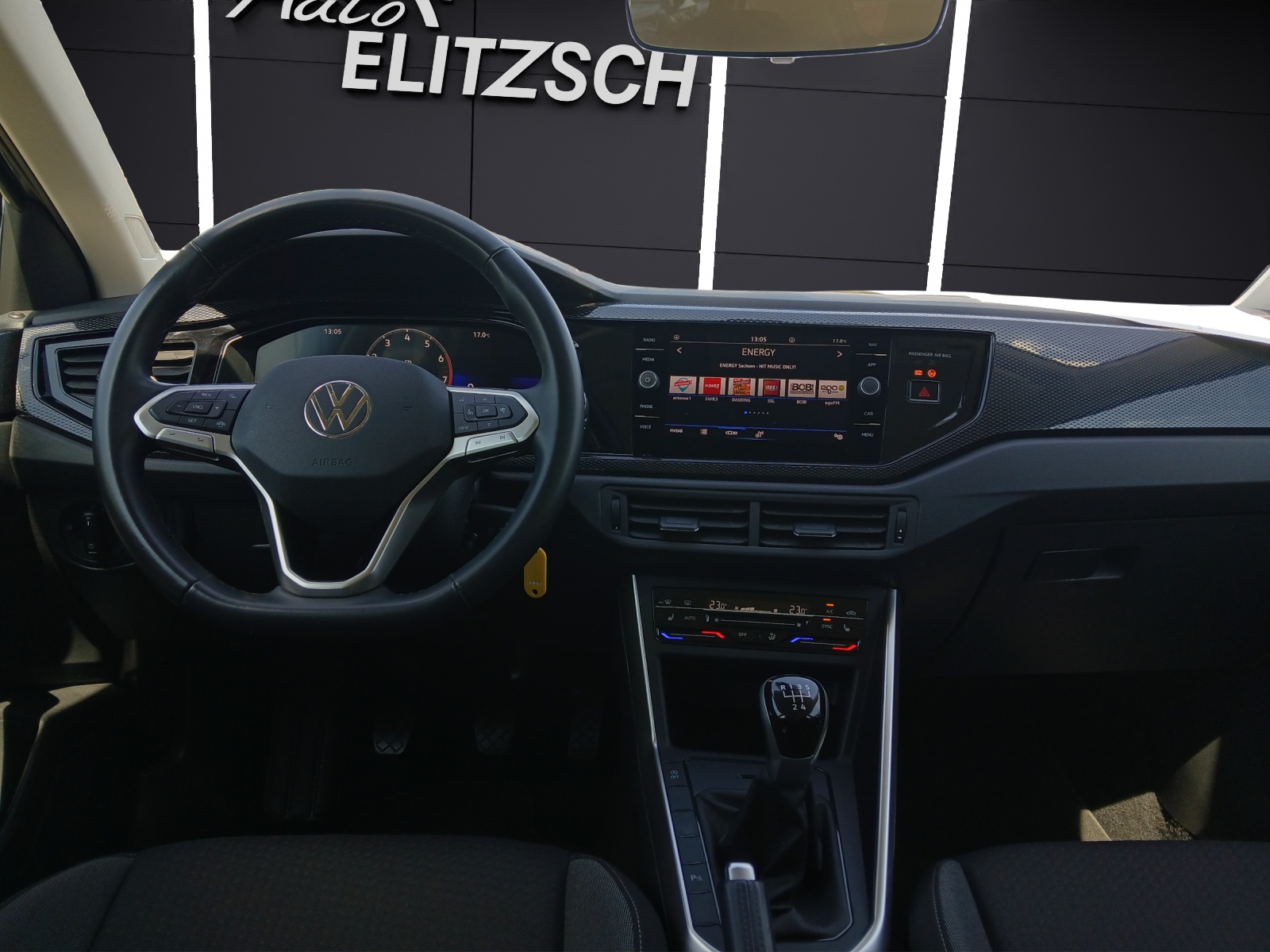 Fahrzeugabbildung Volkswagen Taigo TSI Life LED AHK AID PDC SH LM