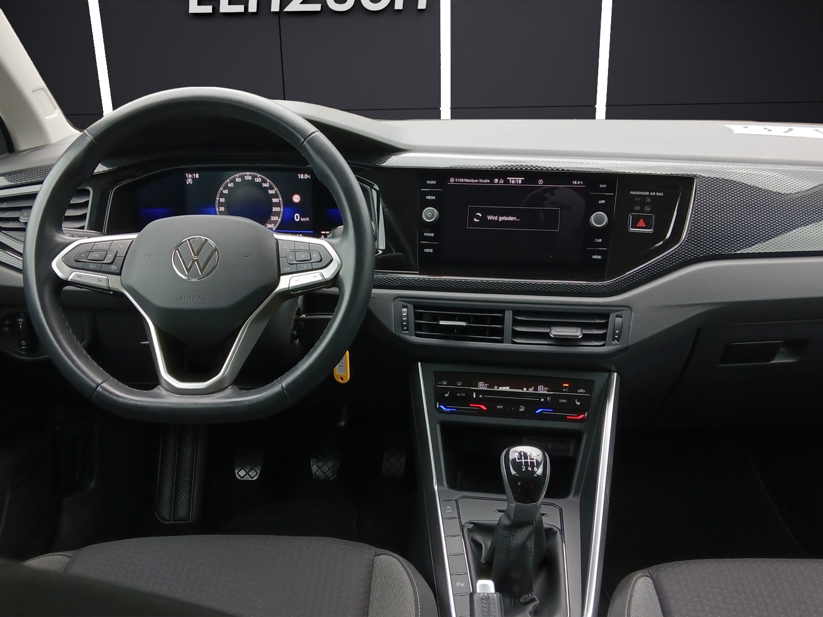 Fahrzeugabbildung Volkswagen Taigo TSI Life Matrix Navi AID ACC RFK SHZ