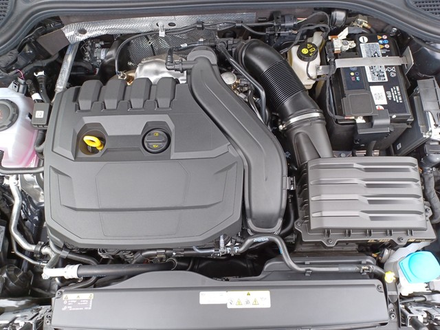 Fahrzeugabbildung Volkswagen Golf VIII Variant TSI LED Navi AID ACC PDC SH LM