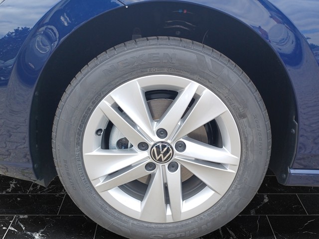 Fahrzeugabbildung Volkswagen Golf VIII Variant TSI LED Navi AID ACC PDC SH LM