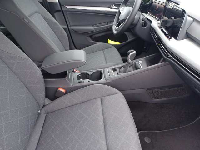 Fahrzeugabbildung Volkswagen Golf VIII Variant TSI LED Navi AID ACC PDC SH LM