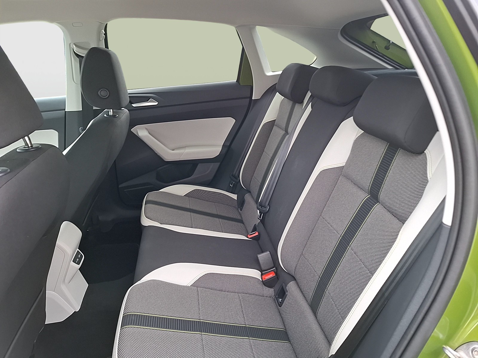 Fahrzeugabbildung Volkswagen Taigo TSI Style Matrix AHK CarPlay AID ACC RFK SH 17