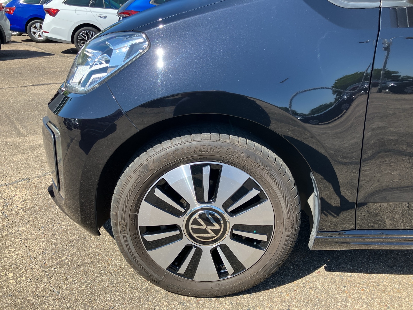Fahrzeugabbildung Volkswagen e-up! Style Plus SHZ DAB+ Klima Bluetooth