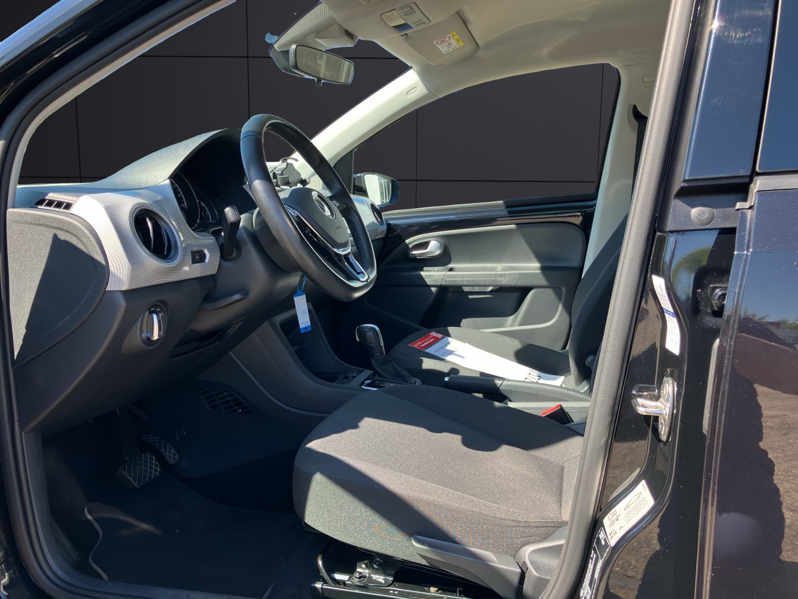 Fahrzeugabbildung Volkswagen e-up! Style Plus SHZ DAB+ Klima Bluetooth