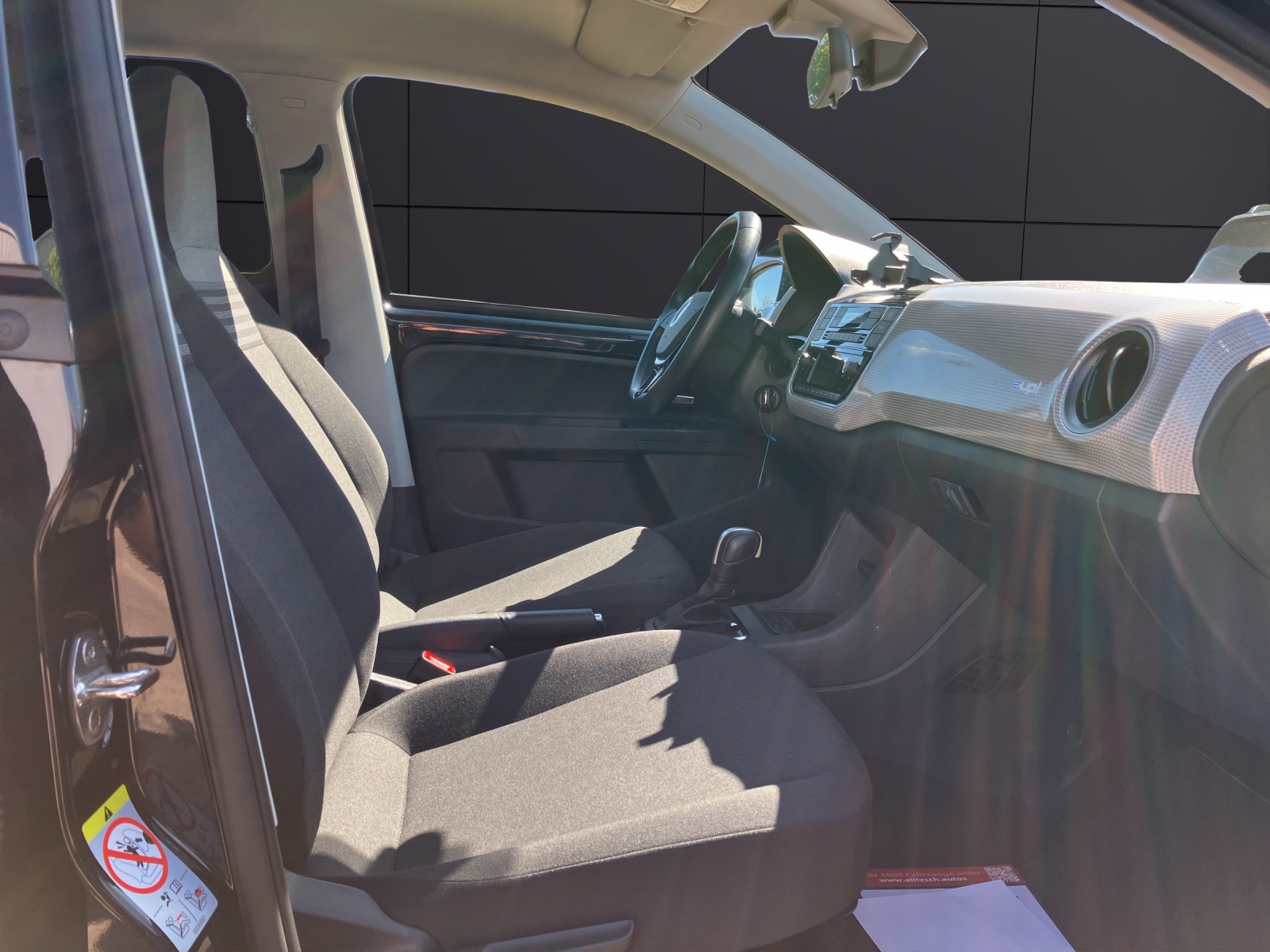 Fahrzeugabbildung Volkswagen e-up! Style Plus SHZ DAB+ Klima Bluetooth