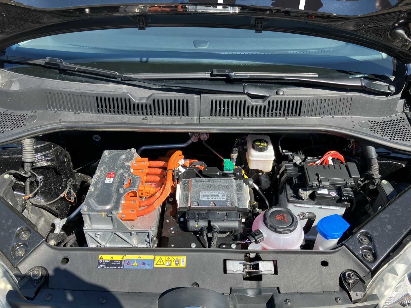Fahrzeugabbildung Volkswagen e-up! Style Plus SHZ DAB+ Klima Bluetooth