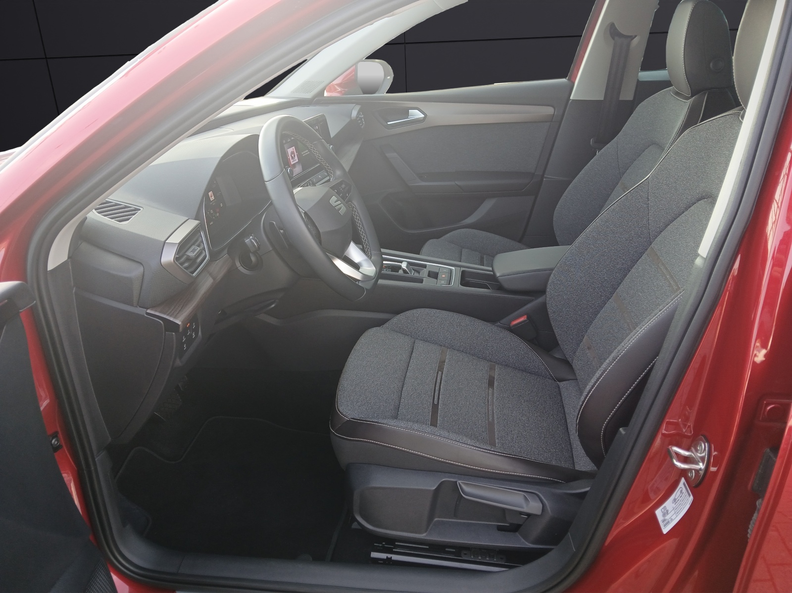 Fahrzeugabbildung SEAT Leon eTSI Xcellence DSG LED GRA RFK SH 18
