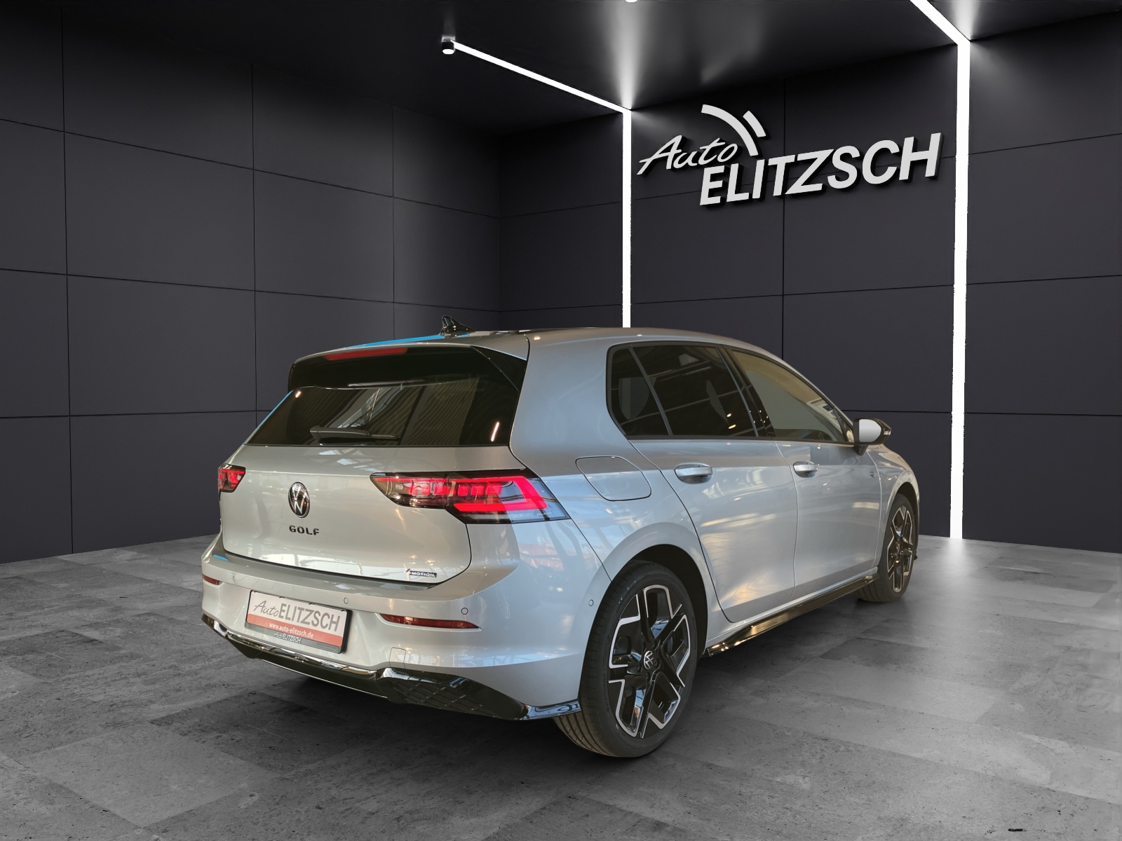 Fahrzeugabbildung Volkswagen Golf R-Line TSI DSG 4M R-Line PANO DCC AHK