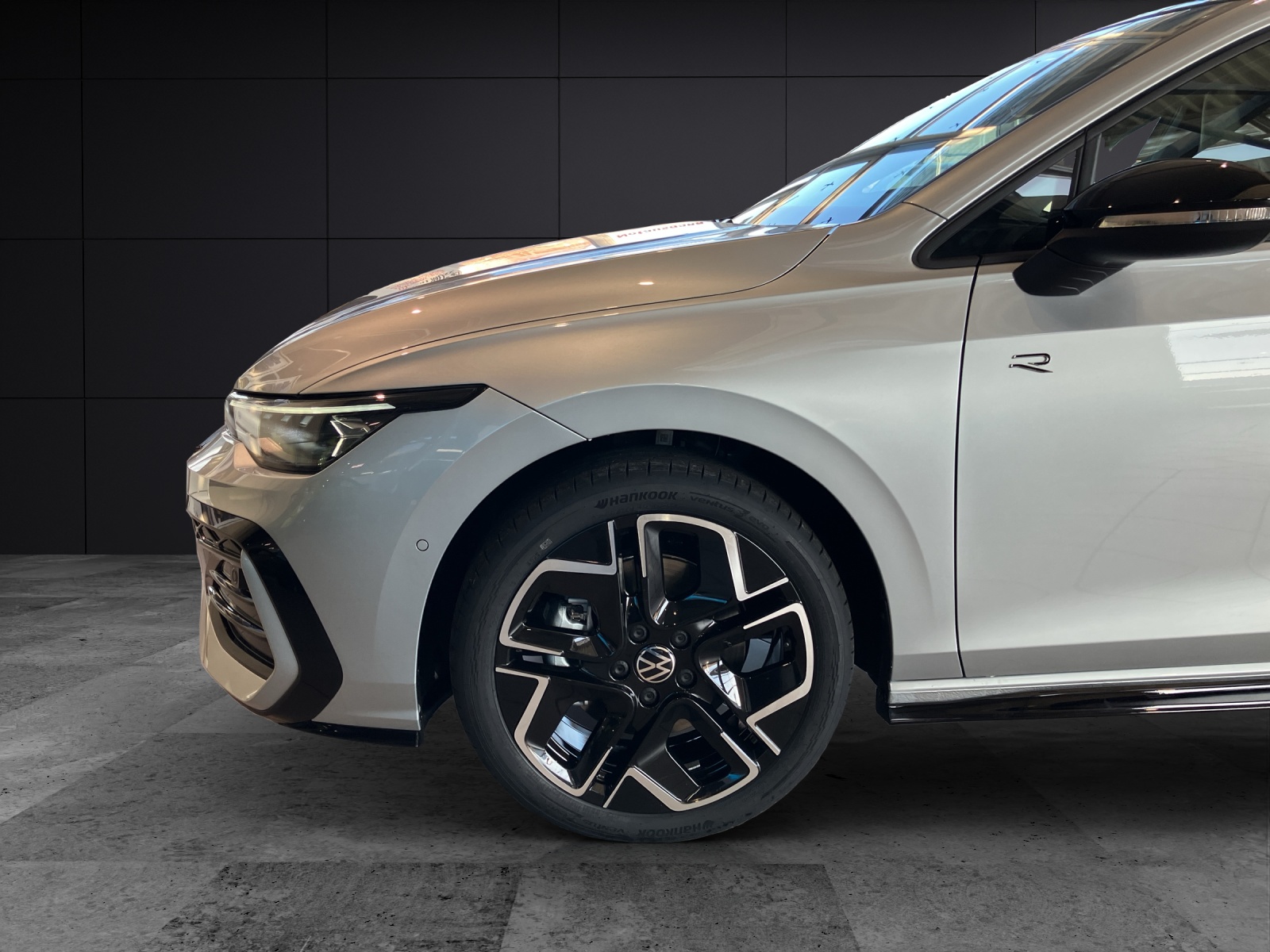 Fahrzeugabbildung Volkswagen Golf R-Line TSI DSG 4M R-Line PANO DCC AHK