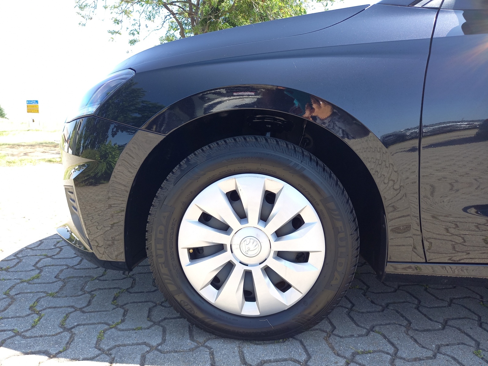 Fahrzeugabbildung SKODA Fabia 1.0 Ambition LED Klima DAB GRA PDC fertig