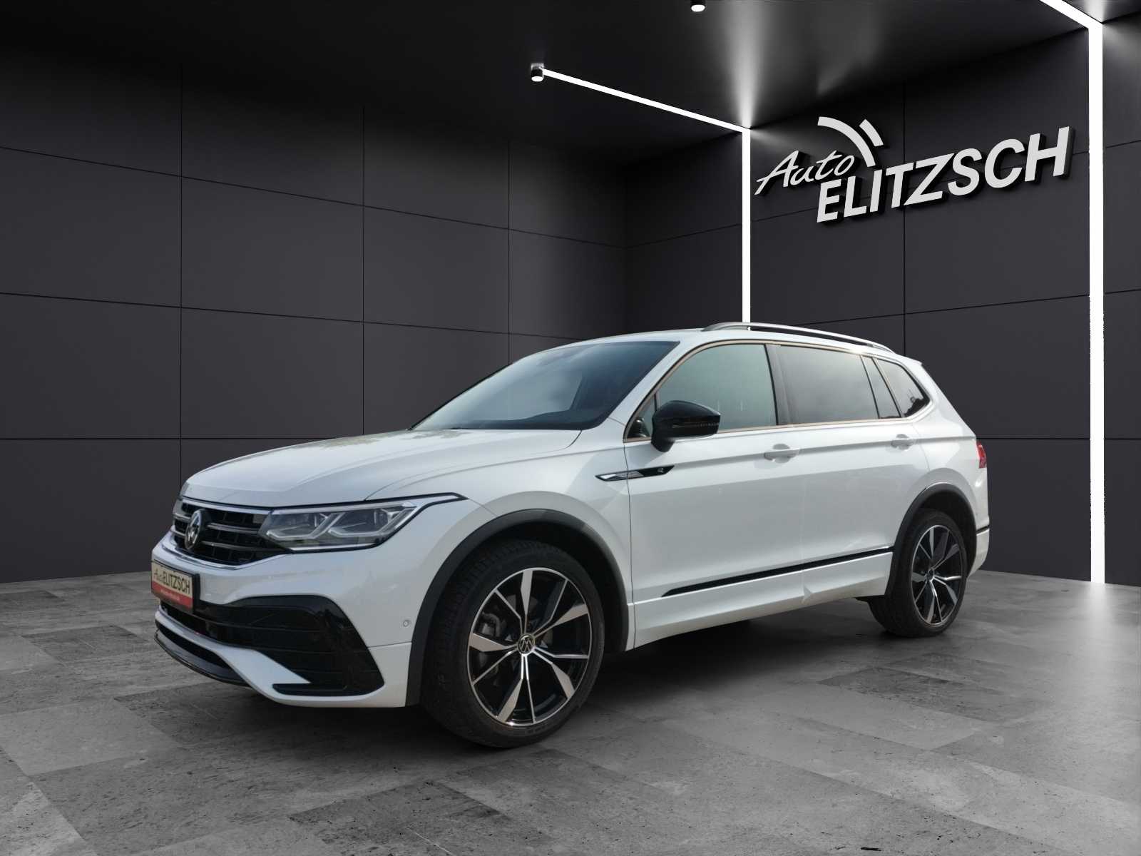 Fahrzeugabbildung Volkswagen Tiguan Allspace TSI R-Line DSG 4M 7-Si STH Matrix AHK Navi AID ACC RFK SH 20