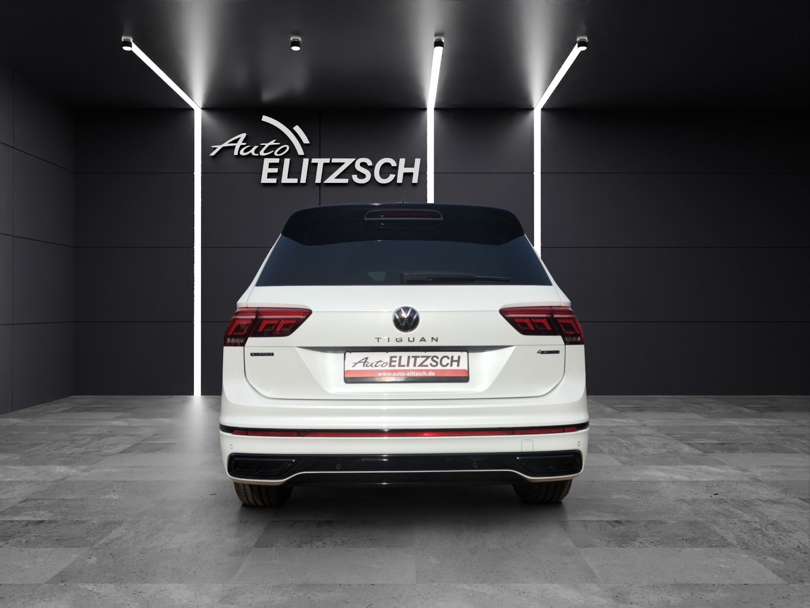 Fahrzeugabbildung Volkswagen Tiguan Allspace TSI R-Line DSG 4M 7-Si STH Matrix AHK Navi AID ACC RFK SH 20