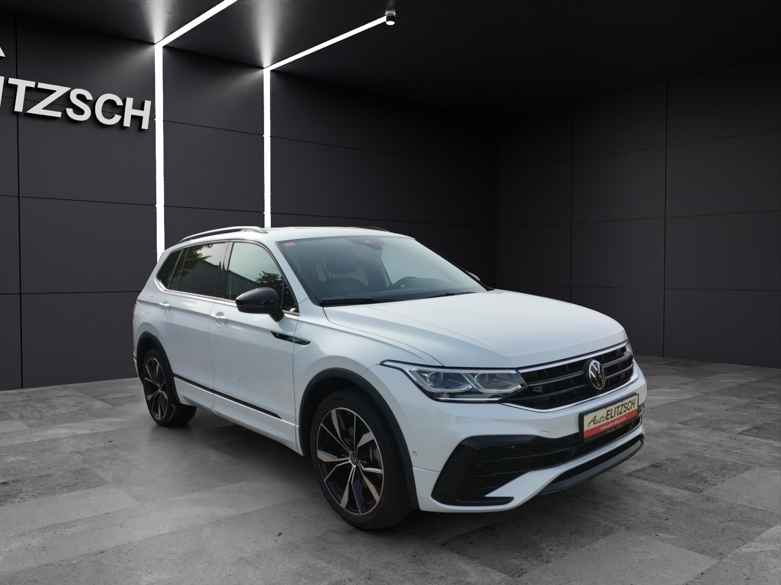 Fahrzeugabbildung Volkswagen Tiguan Allspace TSI R-Line DSG 4M 7-Si STH Matrix AHK Navi AID ACC RFK SH 20