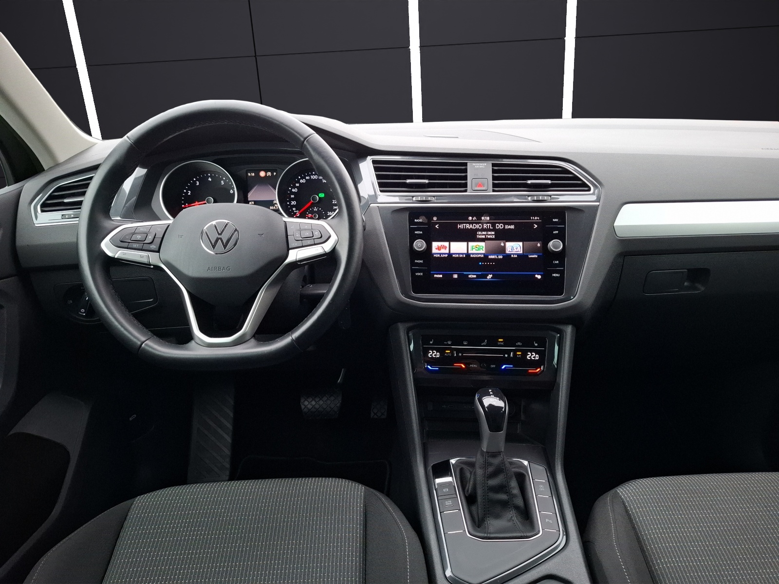 Fahrzeugabbildung Volkswagen Tiguan TSI DSG LED AHK Navi ACC PDC SH