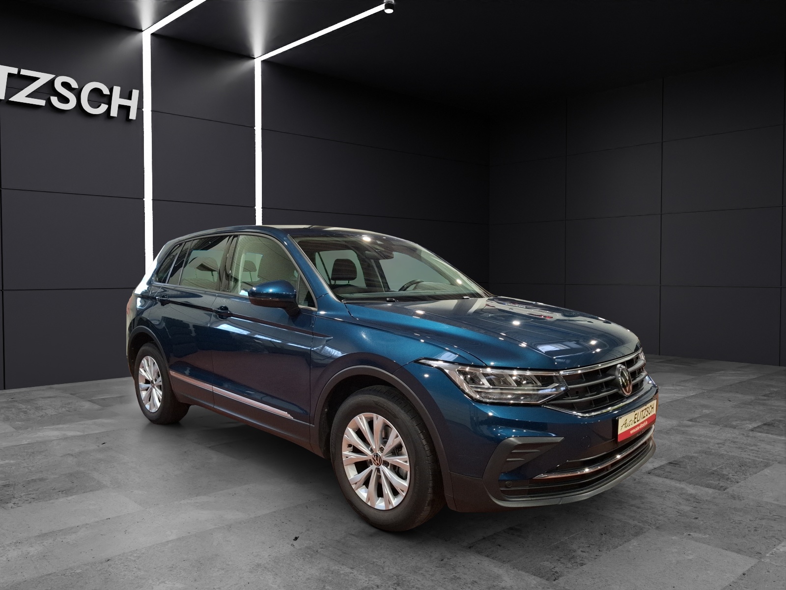 Fahrzeugabbildung Volkswagen Tiguan TSI DSG LED AHK Navi ACC PDC SH