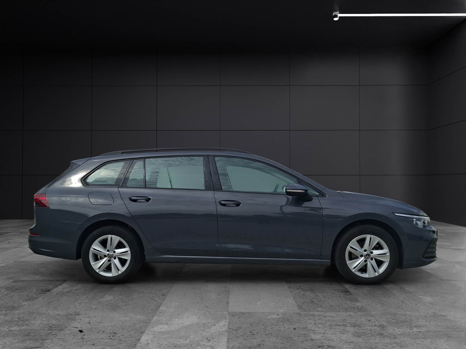 Fahrzeugabbildung Volkswagen Golf VIII Variant eTSI Life DSG LED+ Navi STHZ ACC PDC SHZ