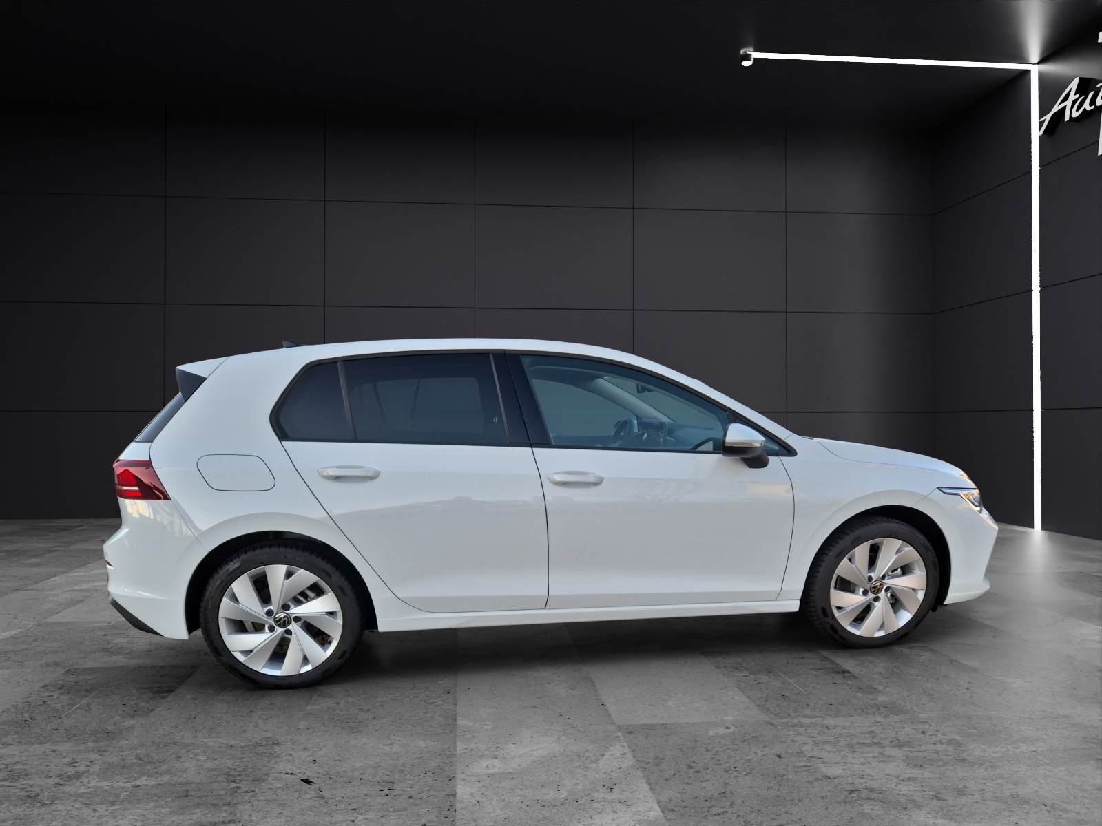 Fahrzeugabbildung Volkswagen Golf VIII Life TSI LED ACC AHK PANO SHZ