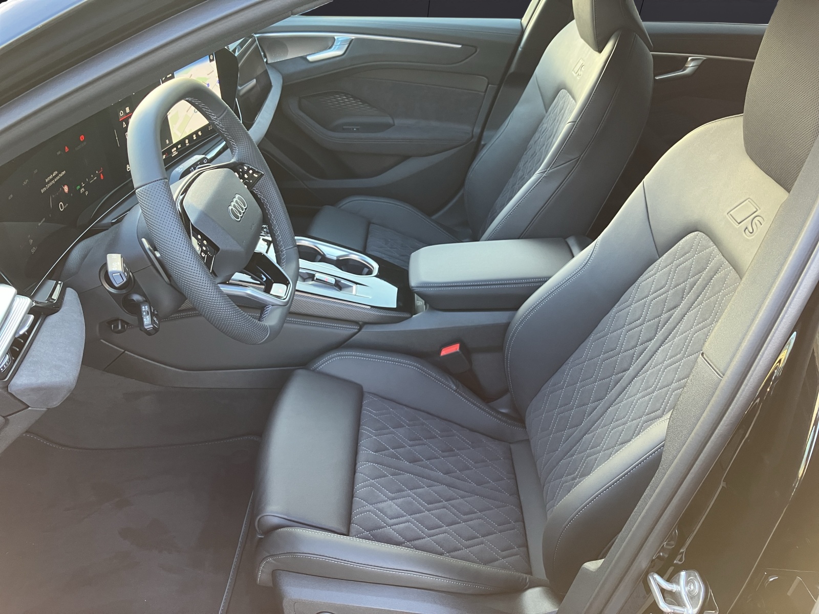 Fahrzeugabbildung Audi A6 Avant 3.0 TFSI quattro 270 kW edition one