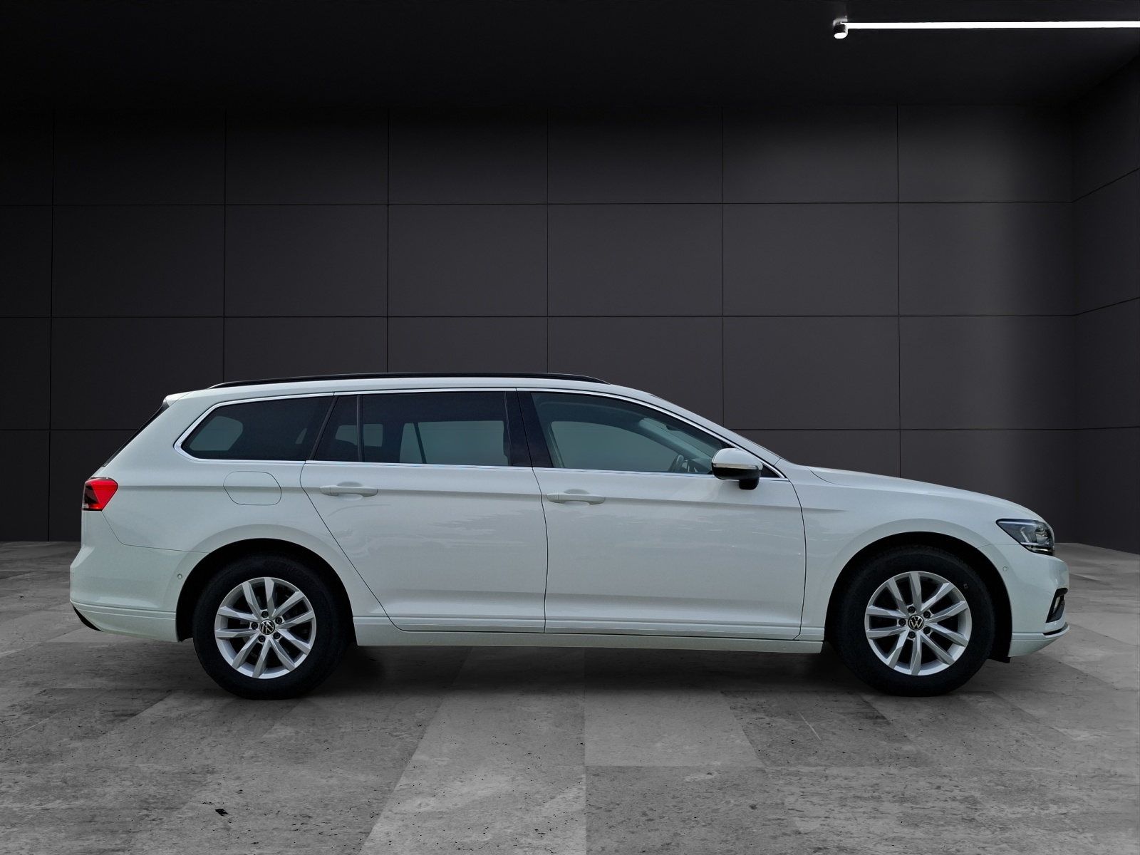 Fahrzeugabbildung Volkswagen Passat Variant TDI Business DSG LED AHK Navi AID ACC RFK SH