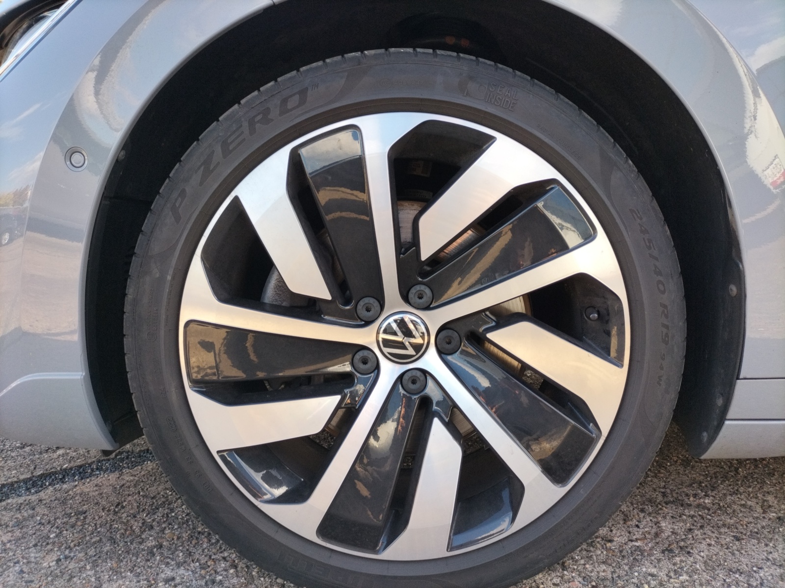 Fahrzeugabbildung Volkswagen Arteon SB R-Line TSI 4M DSG IQ.Light ACC 19